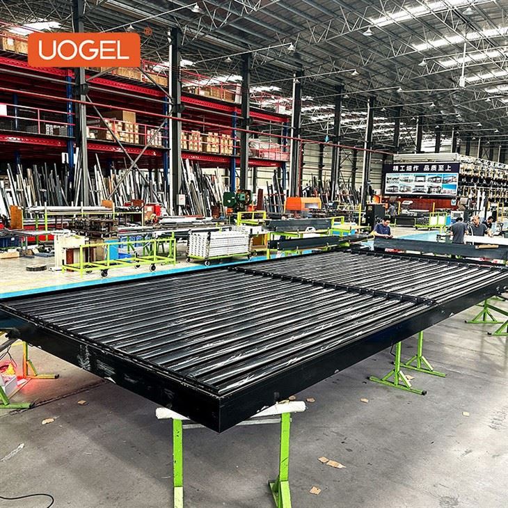 25.11.18-pergola with closing slats-4